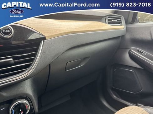 Certified 2022 Ford Escape Titanium w/ Titanium Elite Package image 27