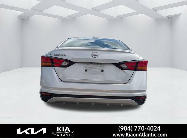 Used 2025 Nissan Altima 2.5 SV FWD image 4