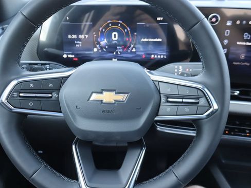 New 2027 Chevrolet Equinox LT w/ Convenience Package II FWD image 7