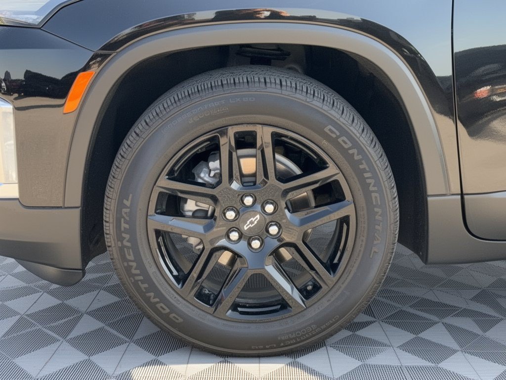 Used 2023 Chevrolet Traverse LT FWD image 13
