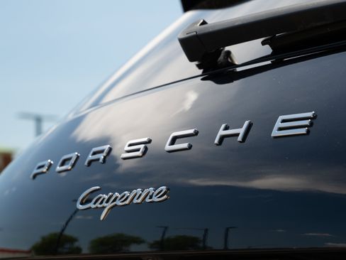 Used 2016 Porsche Cayenne AWD/4WD image 30