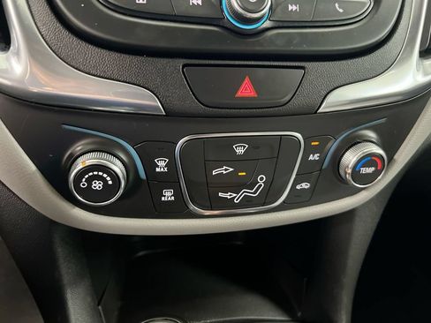 Used 2021 Chevrolet Equinox LT FWD image 16