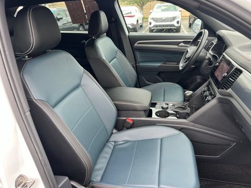 Used 2023 Volkswagen Atlas Cross Sport SEL R-Line AWD/4WD image 24