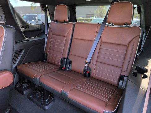 Used 2024 GMC Yukon Denali Ultimate AWD/4WD image 33