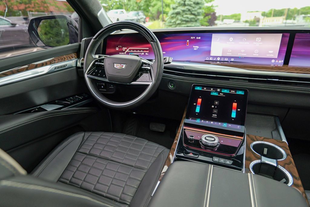 Used 2025 Cadillac Escalade ESV Sport Platinum AWD/4WD image 43