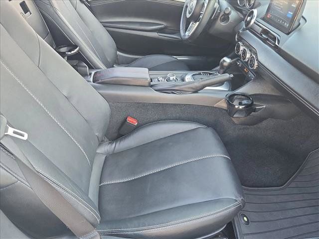 Used 2023 MAZDA MX-5 Miata Grand Touring RWD image 18