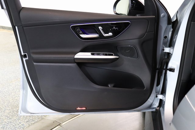Used 2025 Mercedes-Benz GLC 350e 4MATIC w/ AMG Line image 18
