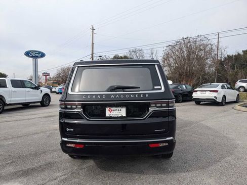 Used 2024 Jeep Grand Wagoneer Series III w/ Flexible Seating Group image 4