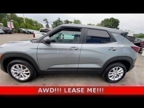 Used 2025 Chevrolet TrailBlazer LS w/ LS Convenience Package image 6