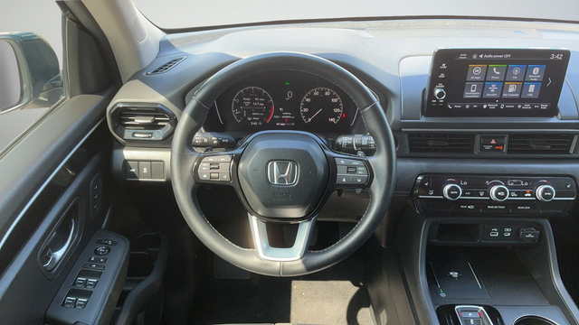 Used 2024 Honda Pilot EX-L image 10