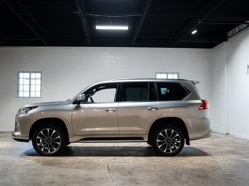 Used 2021 Lexus LX 570 4WD w/ Sport Package image 6