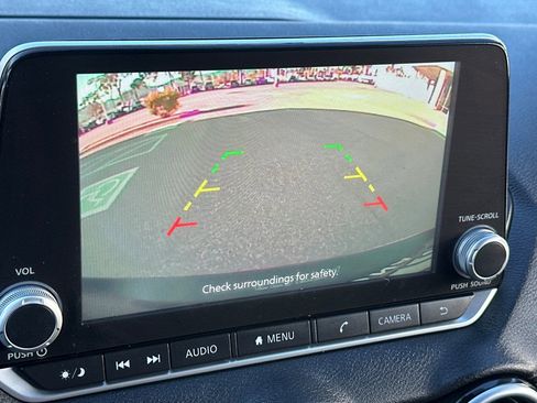 Used 2025 Nissan Sentra SV image 17