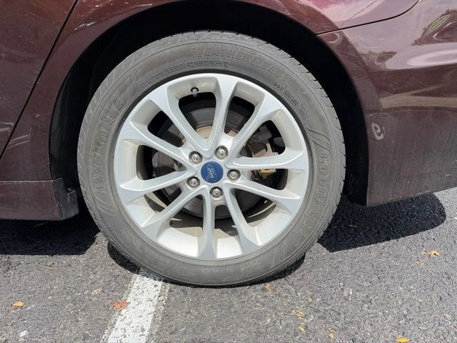 Used 2019 Ford Fusion SE FWD image 11