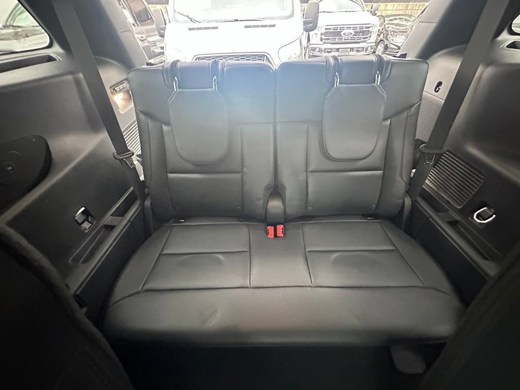 Used 2026 Ford Explorer ST AWD/4WD image 13