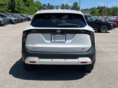 New 2025 Nissan Kicks SR