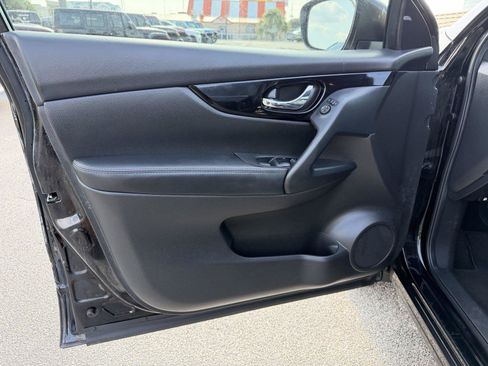 Used 2022 Nissan Rogue Sport SL AWD/4WD image 12