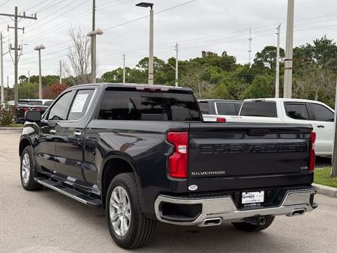 Used 2022 Chevrolet Silverado 1500 LTZ w/ Technology Package AWD/4WD image 2