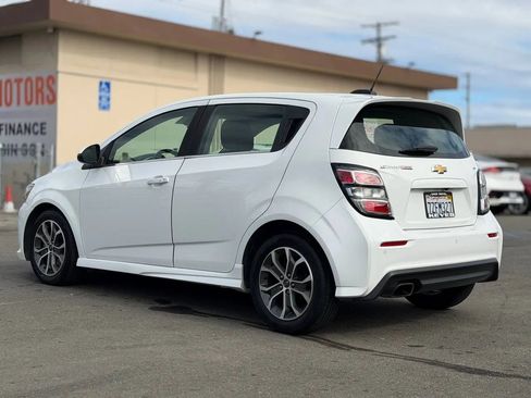 Used 2017 Chevrolet Sonic LT w/ Convenience Package FWD image 10