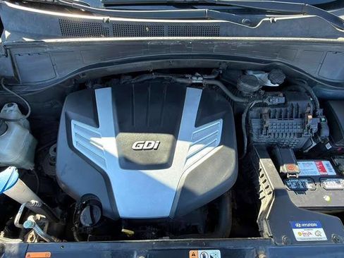 Used 2017 Hyundai Santa Fe SE image 32