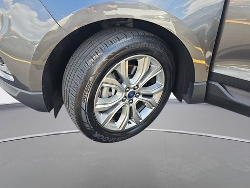 Used 2019 Ford Edge Titanium AWD/4WD image 31