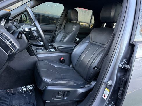 Used 2020 Land Rover Discovery SE image 12