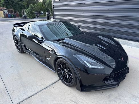 Used 2015 Chevrolet Corvette Z06 w/ 3LZ Preferred Equipment Group RWD image 31