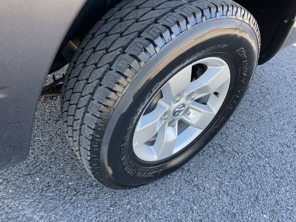 Used 2016 RAM 1500 Classic SLT AWD/4WD image 15