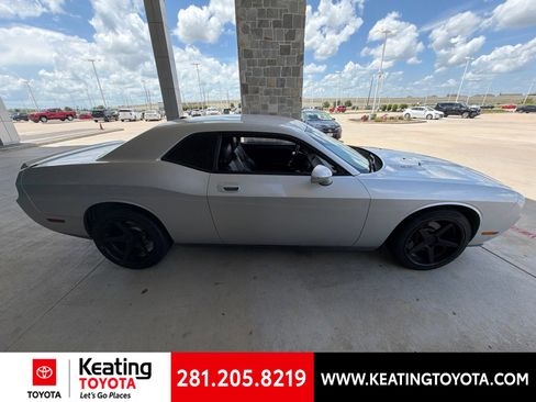Used 2009 Dodge Challenger R/T RWD image 6