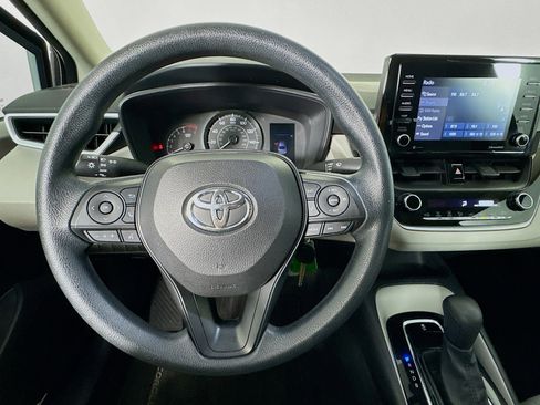 Used 2022 Toyota Corolla L image 11