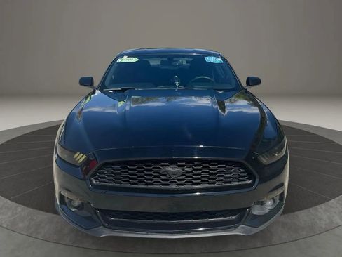 Used 2017 Ford Mustang Coupe image 2