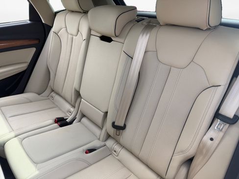 Used 2021 Audi Q5 Prestige w/ Prestige Package AWD/4WD image 15