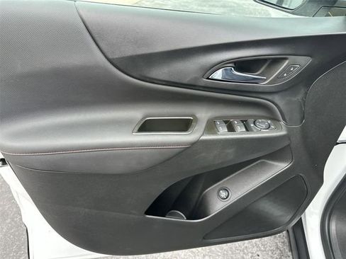 Used 2023 Chevrolet Equinox RS FWD image 22