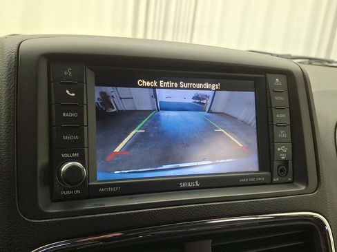 Used 2019 Dodge Grand Caravan SXT FWD image 15