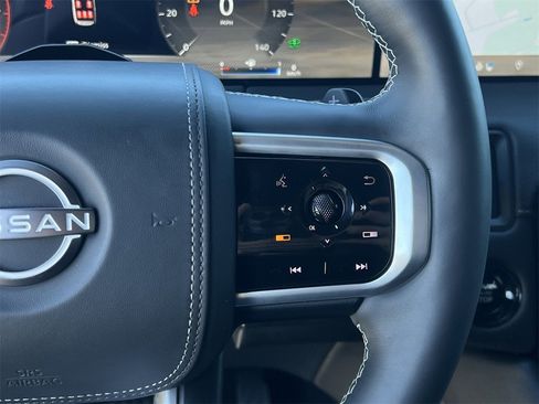 Used 2025 Nissan Armada Platinum Reserve image 11