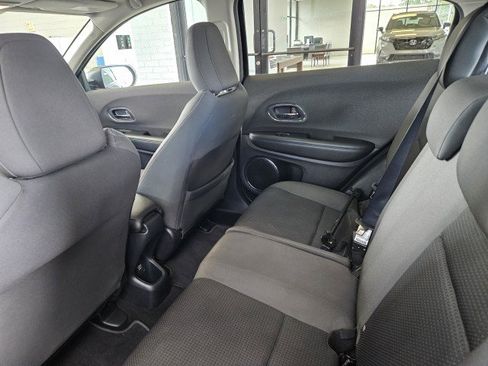Used 2019 Honda HR-V EX image 9