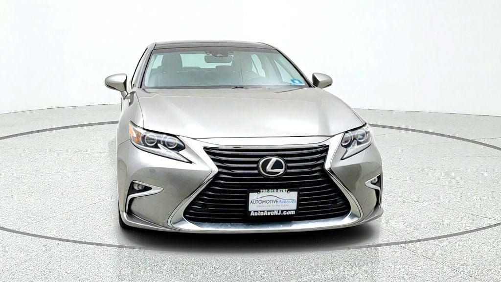 Used 2016 Lexus ES 350 w/ Luxury Package w/Wood Trim FWD image 2
