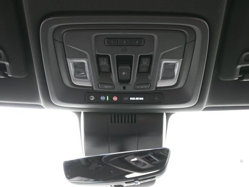 Used 2023 GMC Sierra 1500 AT4 w/ Technology Package AWD/4WD image 28