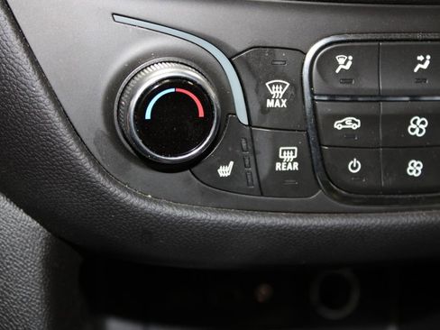 Used 2023 Chevrolet Equinox LT image 39