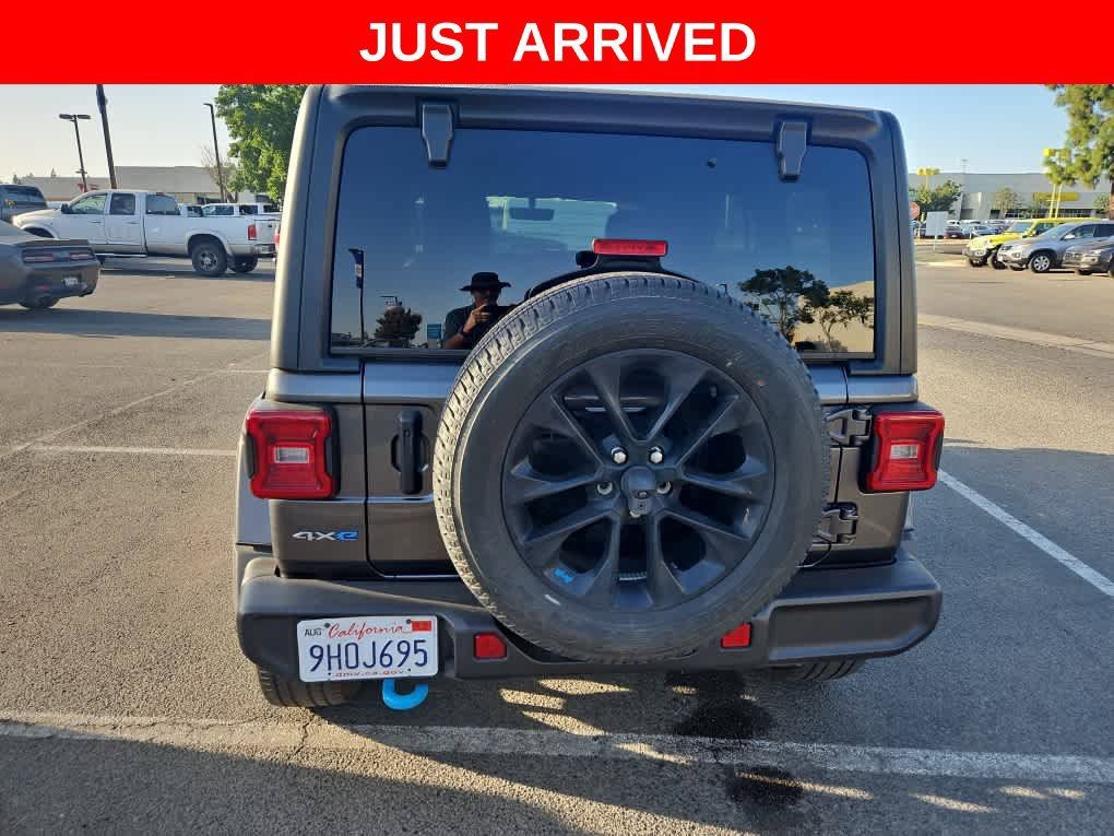 Used 2023 Jeep Wrangler Unlimited Sahara AWD/4WD image 7