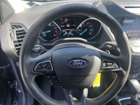 Used 2017 Ford Escape SE w/ Equipment Group 201A AWD/4WD image 11