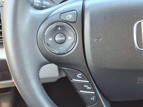 Used 2014 Honda Accord Touring image 17