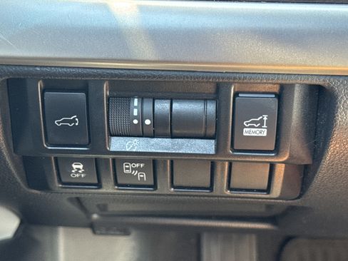 Used 2018 Subaru Outback 2.5i Limited w/ Popular Package #2 image 21