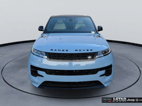 Used 2025 Land Rover Range Rover Sport Dynamic SE AWD/4WD image 2