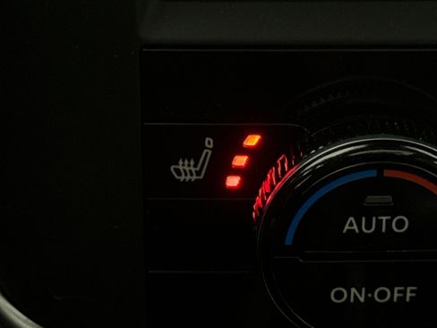 Used 2023 Nissan Rogue SV w/ SV Premium B Package image 19