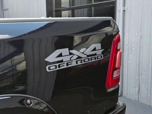 Used 2019 RAM 1500 Laramie w/ Sport Appearance Package AWD/4WD image 10