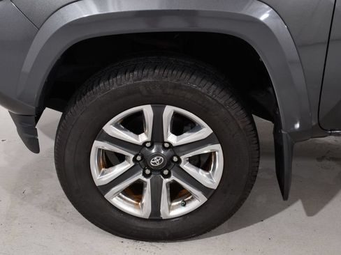 Used 2017 Toyota Tacoma Limited w/ Tow Package AWD/4WD image 24