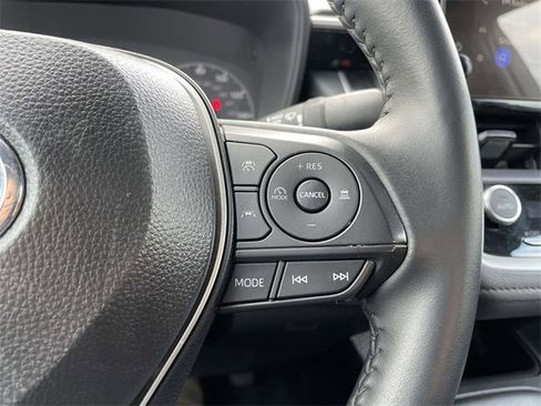 Certified 2025 Toyota Corolla SE image 25