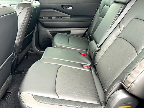 New 2026 Nissan Pathfinder SL FWD image 15
