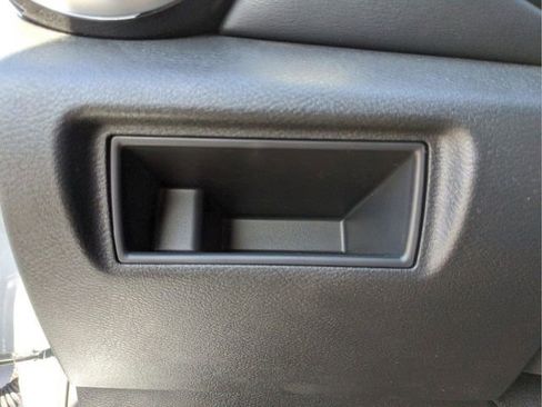 Used 2025 Nissan Versa SR w/ Trunk Package image 37