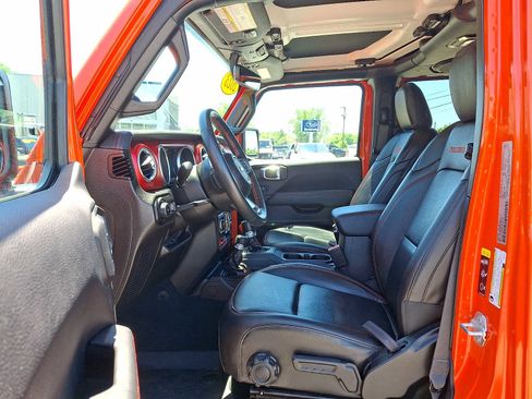 Used 2023 Jeep Wrangler Unlimited Rubicon w/ LED Lighting Group AWD/4WD image 14